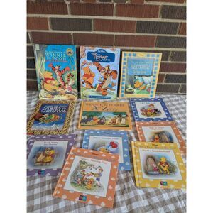 Disney Winnie the pooh book lot